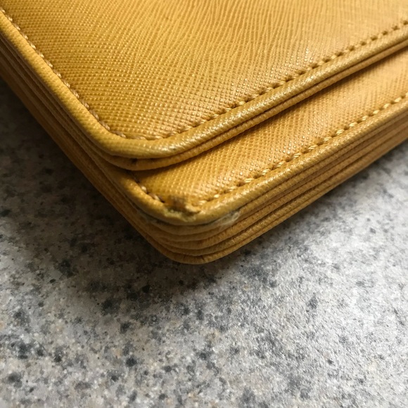 Yellow Clutch Wallet 🌻 - Picture 4 of 4